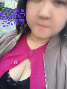 *-ω-)ノ”ばいちゃ